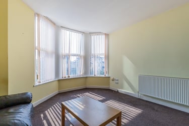 1 bed house, Newport Road, City Centre, Cardiff, CF241AH - Image 2